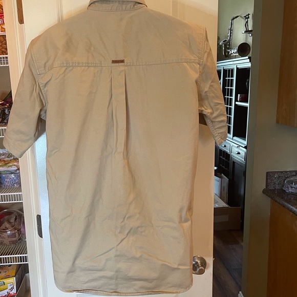 Mossy Oak khaki with camouflage patch short sleeve, button down, collared shirt. - Picture 5 of 7